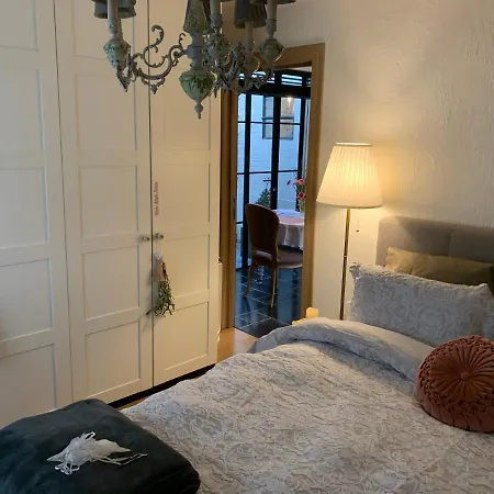 Guestsuite Lady Anna Πανσιόν Μπριζ